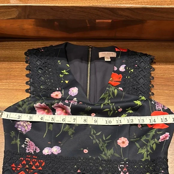 Floral Sleeveless Dress - Picture 9 of 11